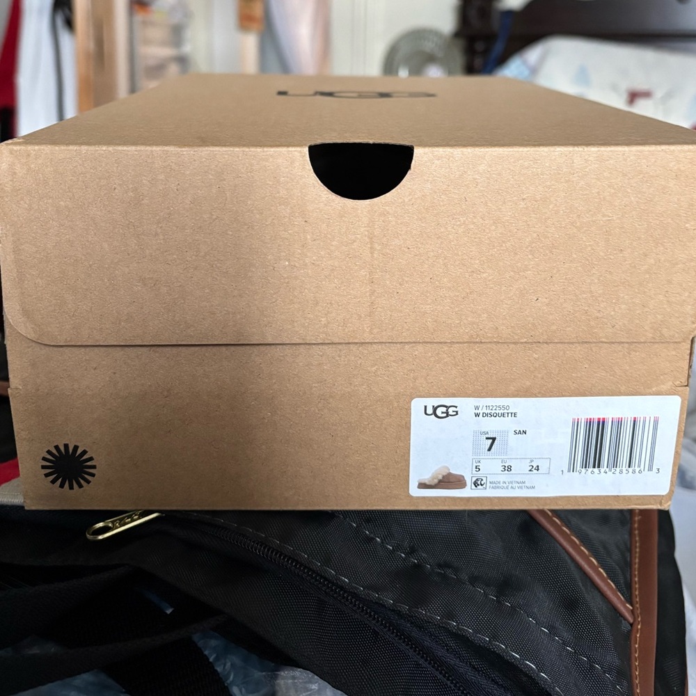 EMPTY UGGS Disquette box